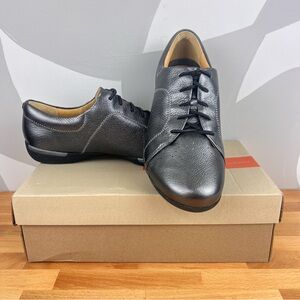 New in Box Clarks Artisan Unstructured Shoes Women's in Pewter Metallic | 9.5